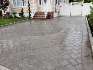 a beautiul paver driveay in Ridgefield NJ