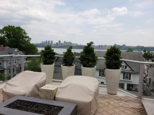 a patio over the Hudson in Engelwood Cliffs NJ