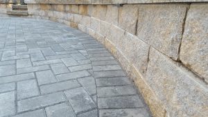 a patio wiht a paver reatining wall in Edgewater NJ 2